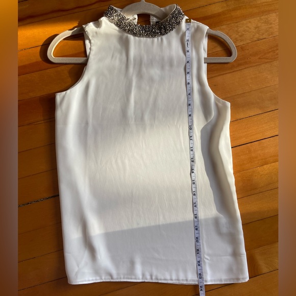 Sleeveless XXS white top with sparkle collar - Picture 2 of 3